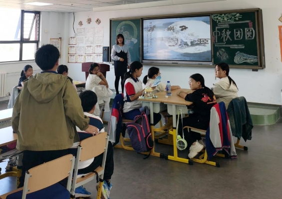 三河市燕橋學校小學3至6年級中秋節(jié)活動：月亮上枝頭，街星映滿天