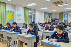 三河市燕橋?qū)W校小學(xué)開展英語(yǔ)書寫比賽活動(dòng)！